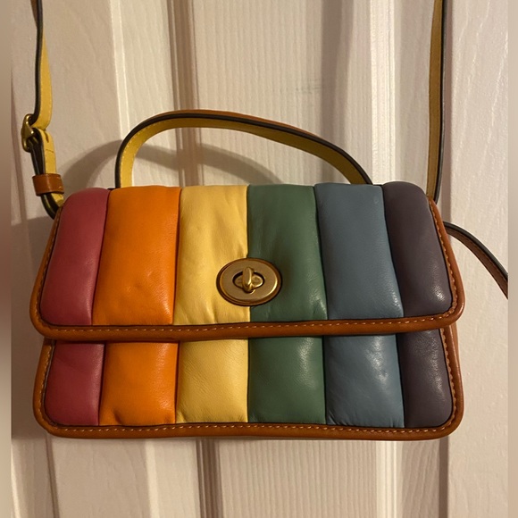 Turnlock Clutch 20 With Rainbow Quilting PRIDE HOST PICK - Picture 1 of 7